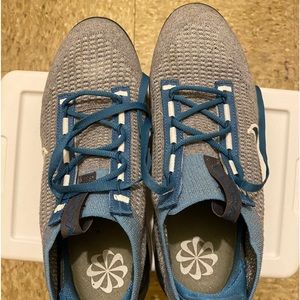 Gently used Men’s size 9 Air vapor max 2021